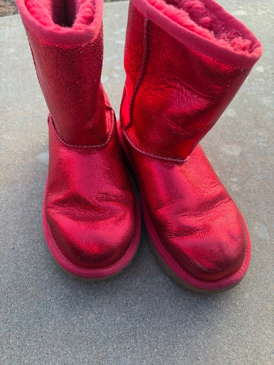 UGG Other - NEW UGG Girls Classic II Cozy Sheepskin Lined Pull-On Metallic Red Boots Sz 4